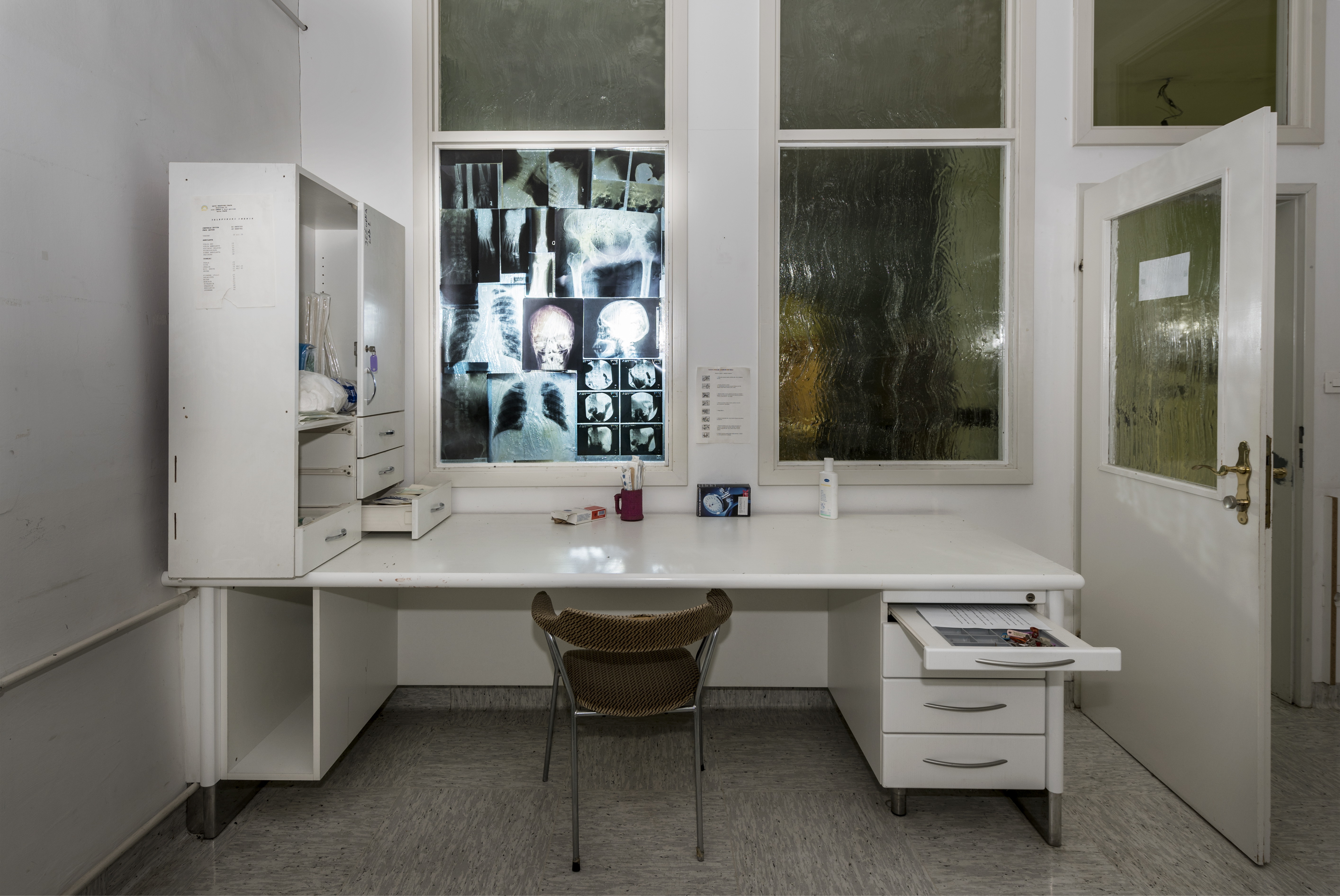 Desk in the outpatient clinic at the X-ray window